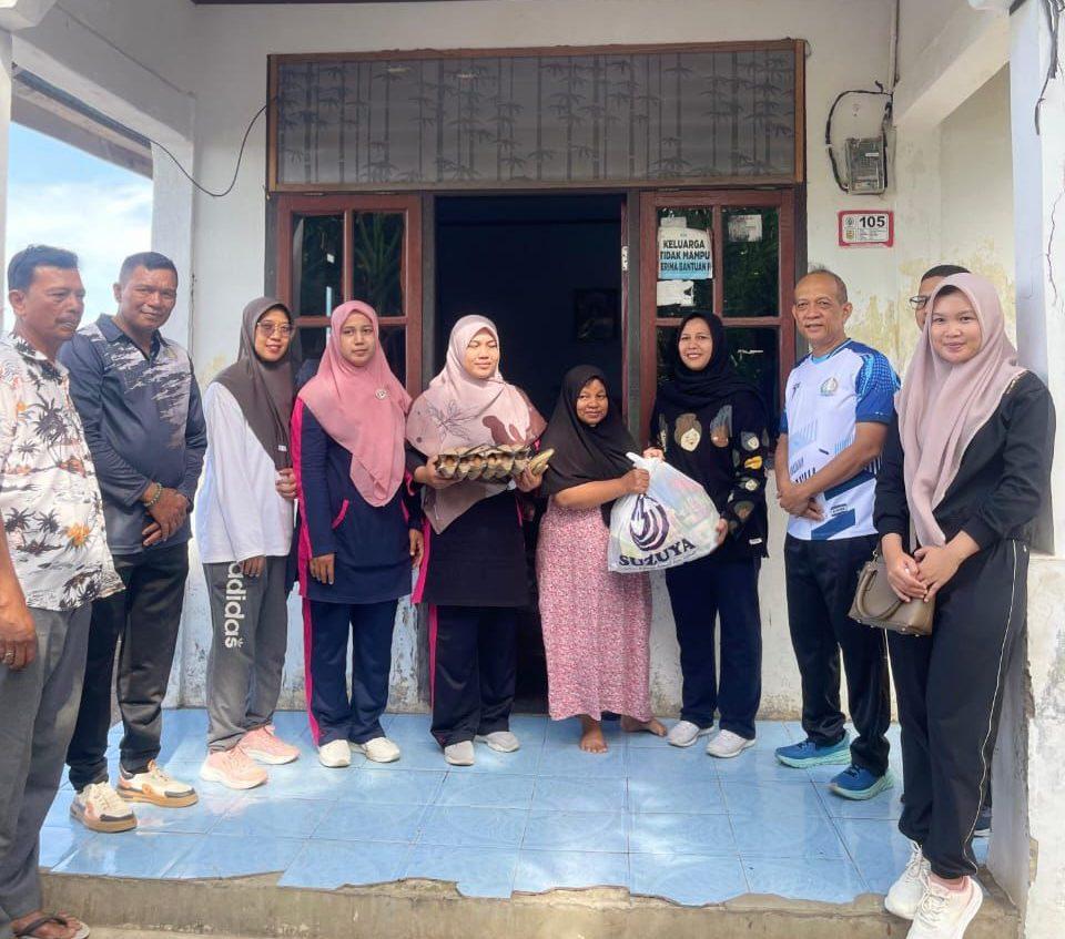 Imigrasi Banda Aceh Salurkan Bantuan untuk Warga Kurang Mampu dan Anak Yatim Imigrasi Banda Aceh Salurkan Bantuan untuk Warga Kurang Mampu dan Anak Yatim